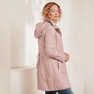 Back Bow Packable Hooded Raincoat
Cole Haan Signature in: Canyon Rose